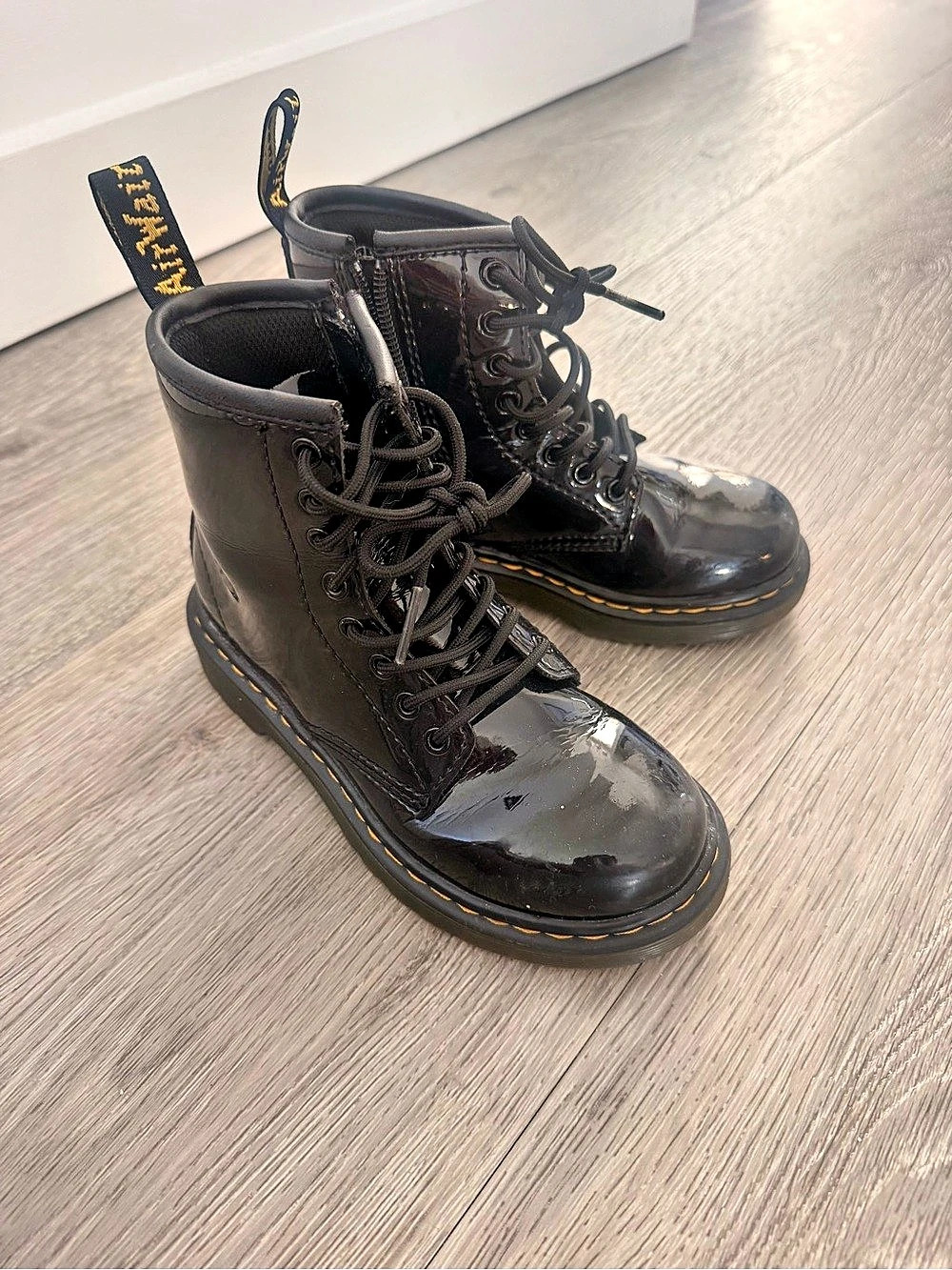 Dr. Martens 1460 J Patent Leather Youth Boots Patent Combat Boots Black US 2
